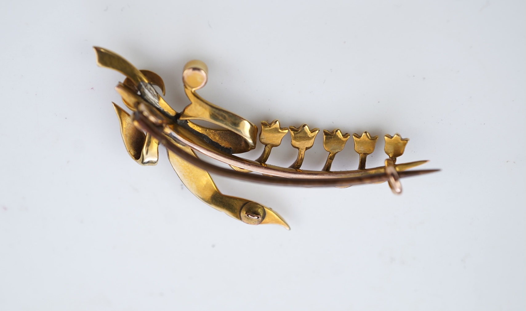 An Edwardian gold and seed pearl brooch, early 20th century